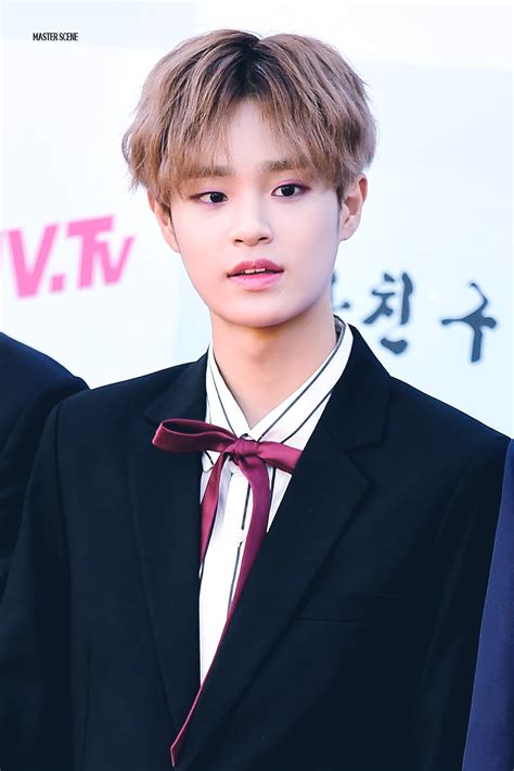 lee daehwi|daehwi wanna one.